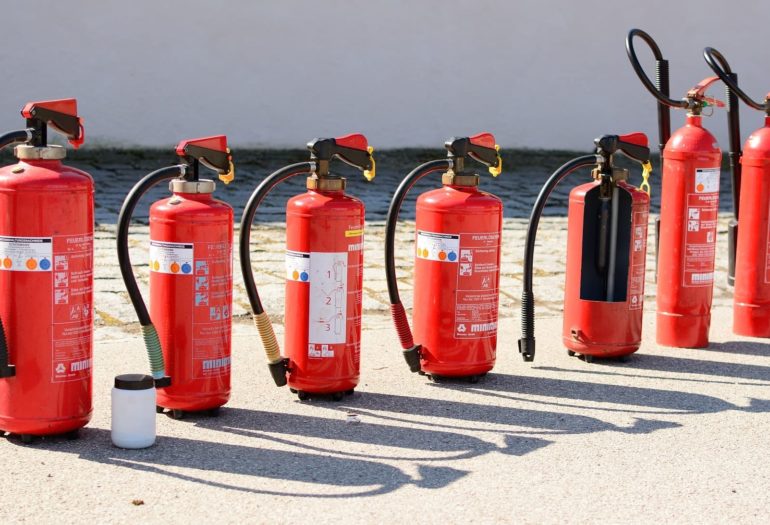 fire extinguisher 712975 1920